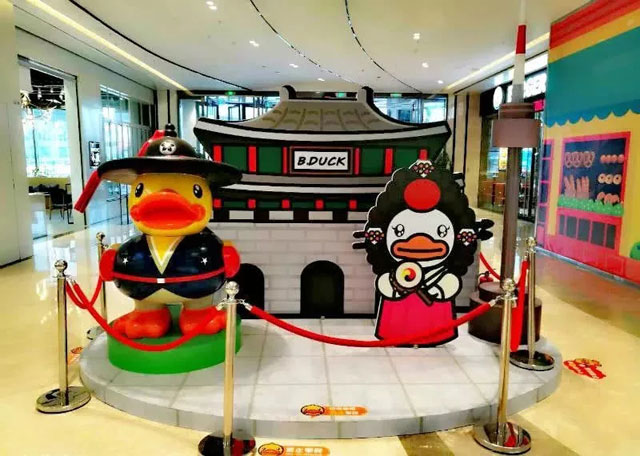 江蘇購(gòu)物廣場(chǎng)DP點(diǎn)美陳主題IP展