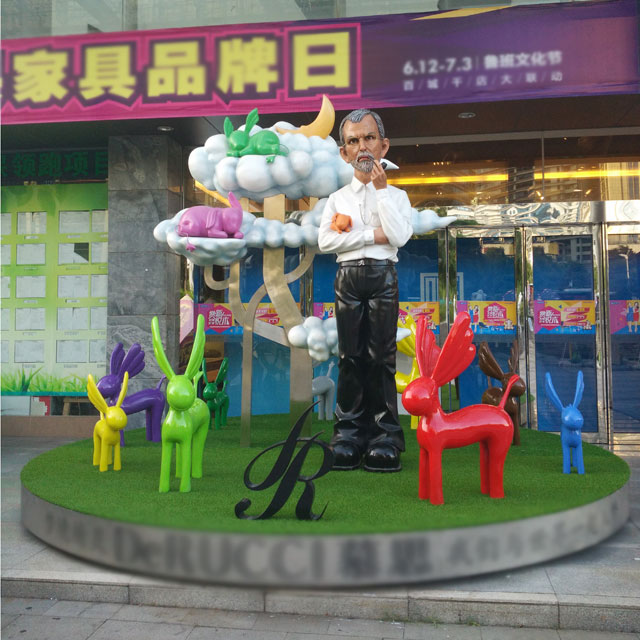 商場(chǎng)入口品牌展示DP點(diǎn)陳列