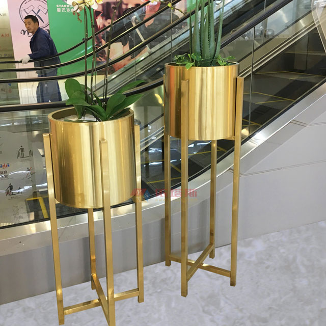 商場(chǎng)不銹鋼電鍍花盆