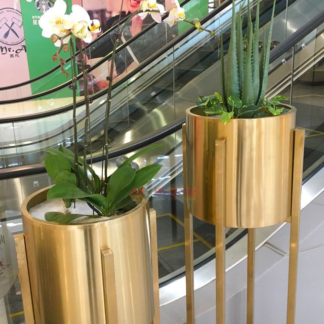 商場(chǎng)不銹鋼電鍍花盆