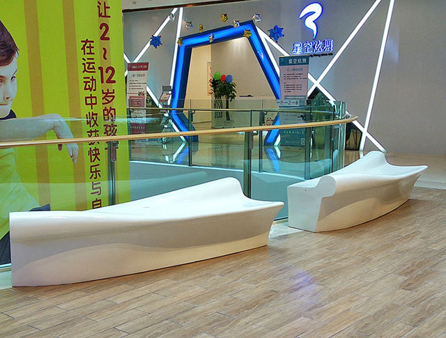 商場(chǎng)玻璃鋼異形座椅